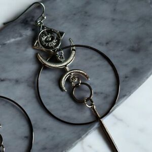 Exaggerated Vintage Moon Evil Eye Fashion Earrings